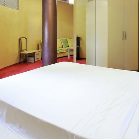 Hotel Gjuta ティラナ エクステリア 写真