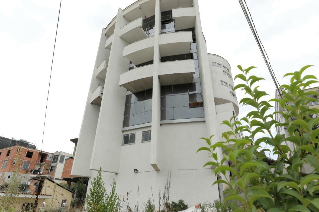 Hotel Gjuta ティラナ エクステリア 写真