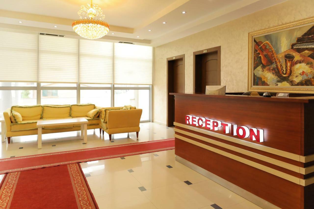 Hotel Gjuta ティラナ エクステリア 写真